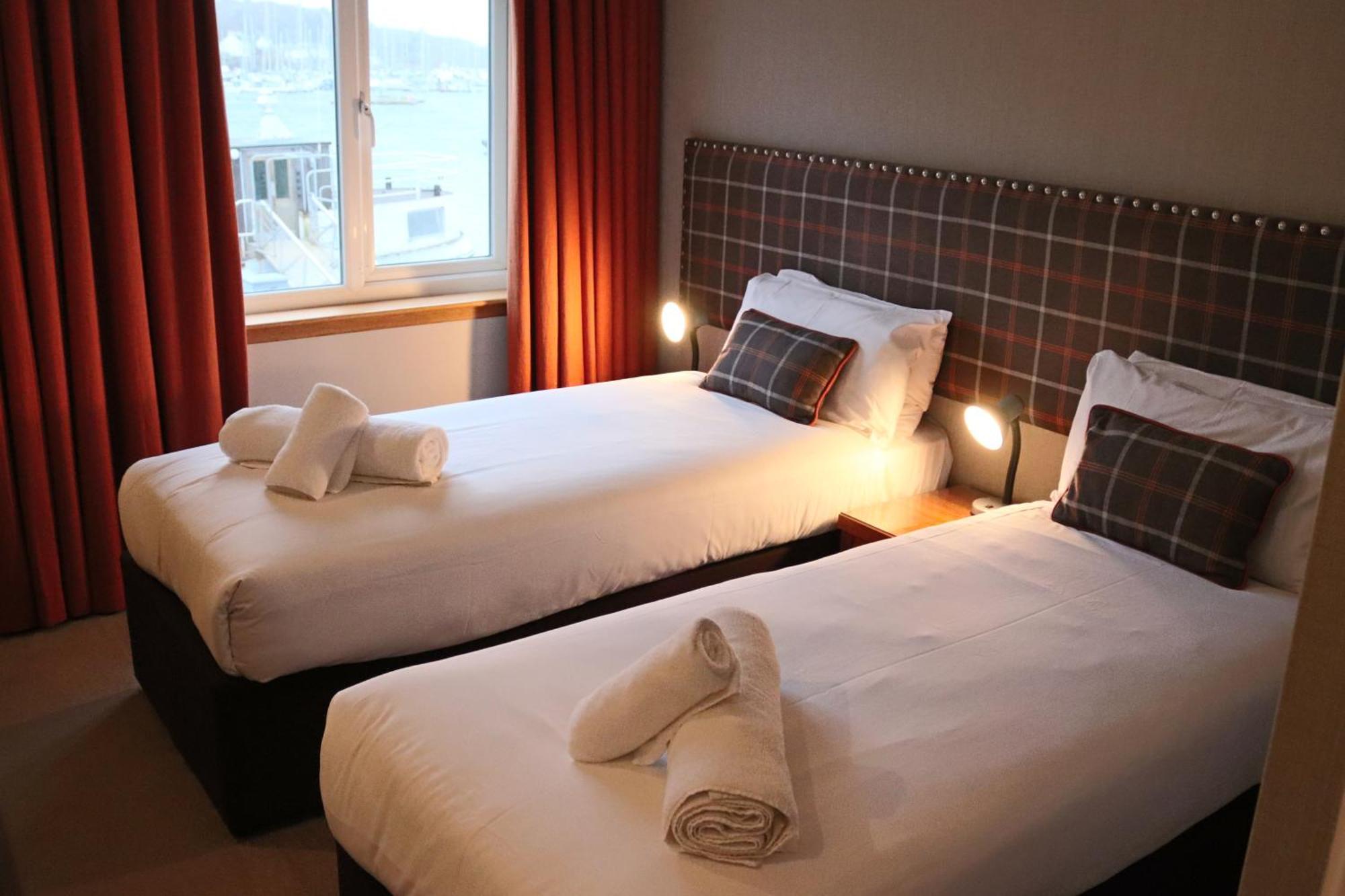 Anchor Hotel And Seabed Restaurant 타버트 외부 사진