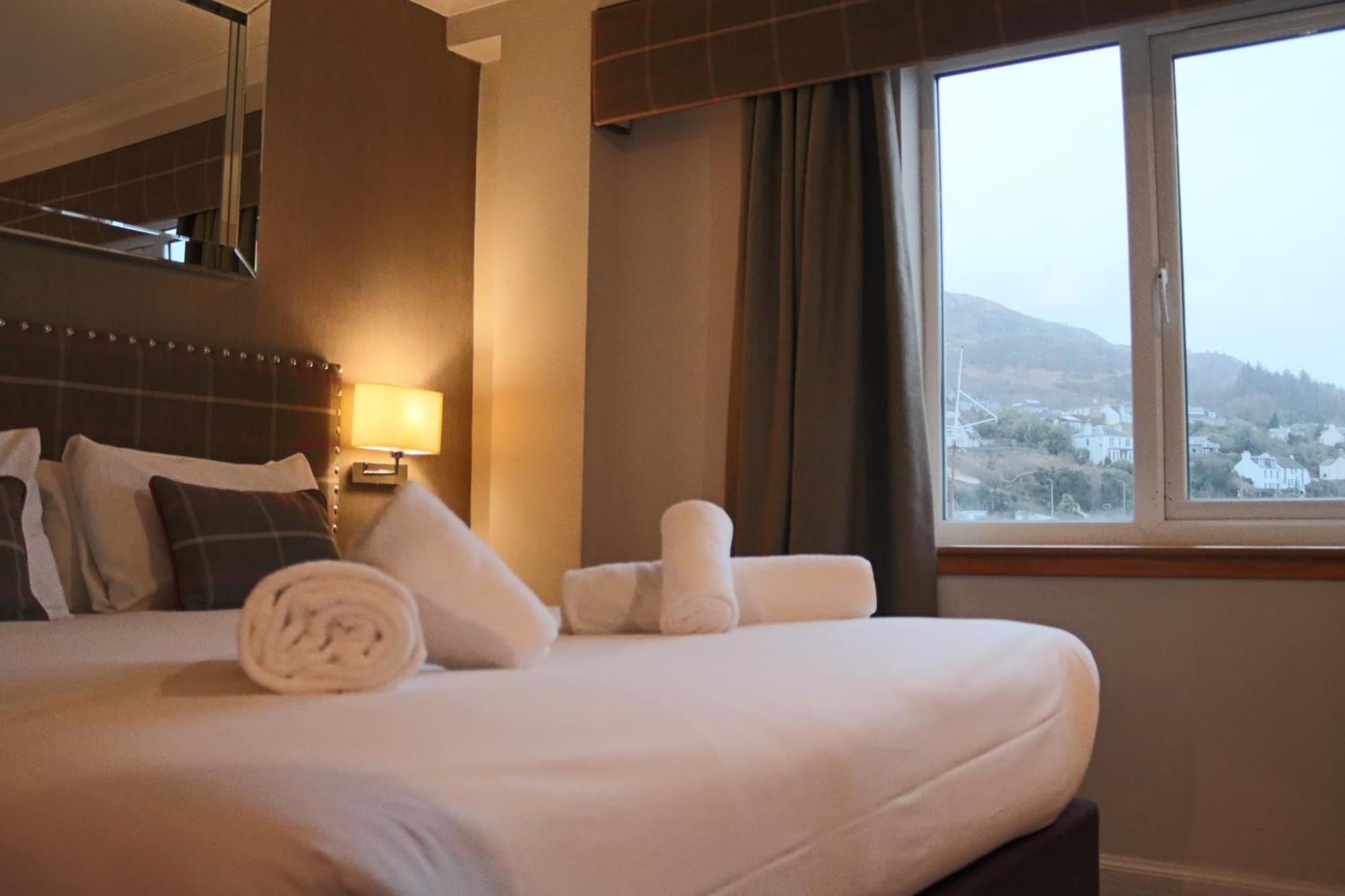 Anchor Hotel And Seabed Restaurant 타버트 외부 사진