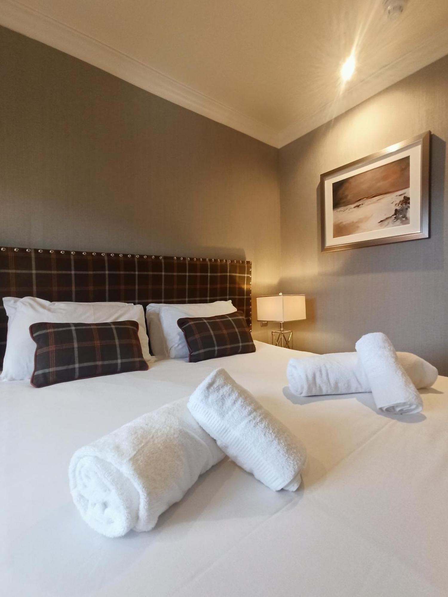 Anchor Hotel And Seabed Restaurant 타버트 외부 사진