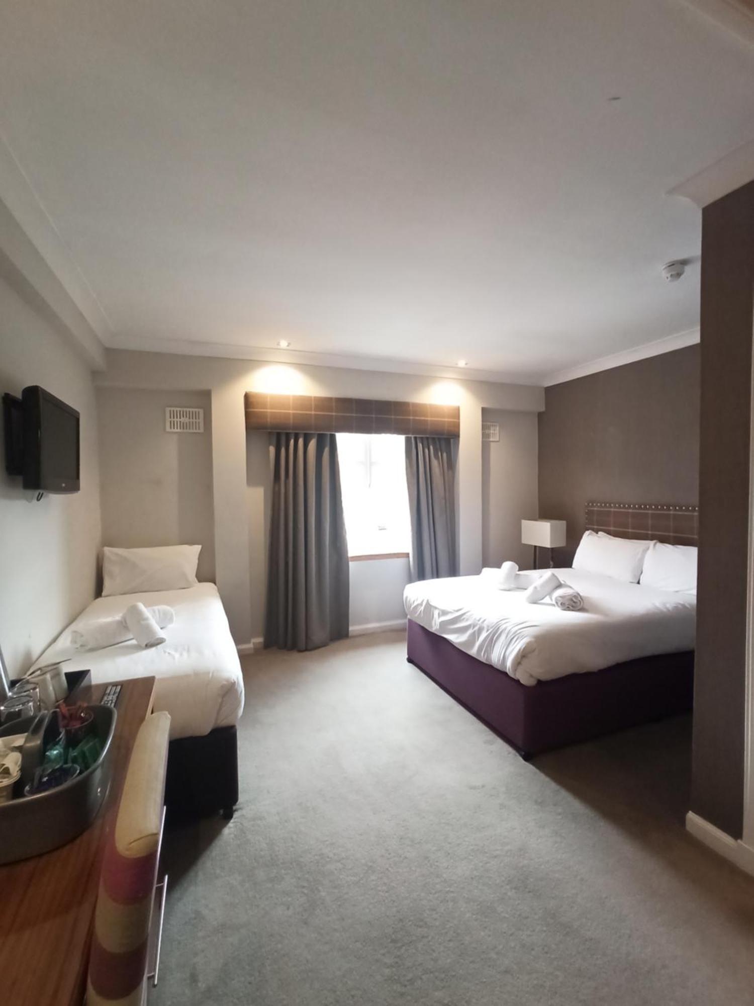 Anchor Hotel And Seabed Restaurant 타버트 외부 사진