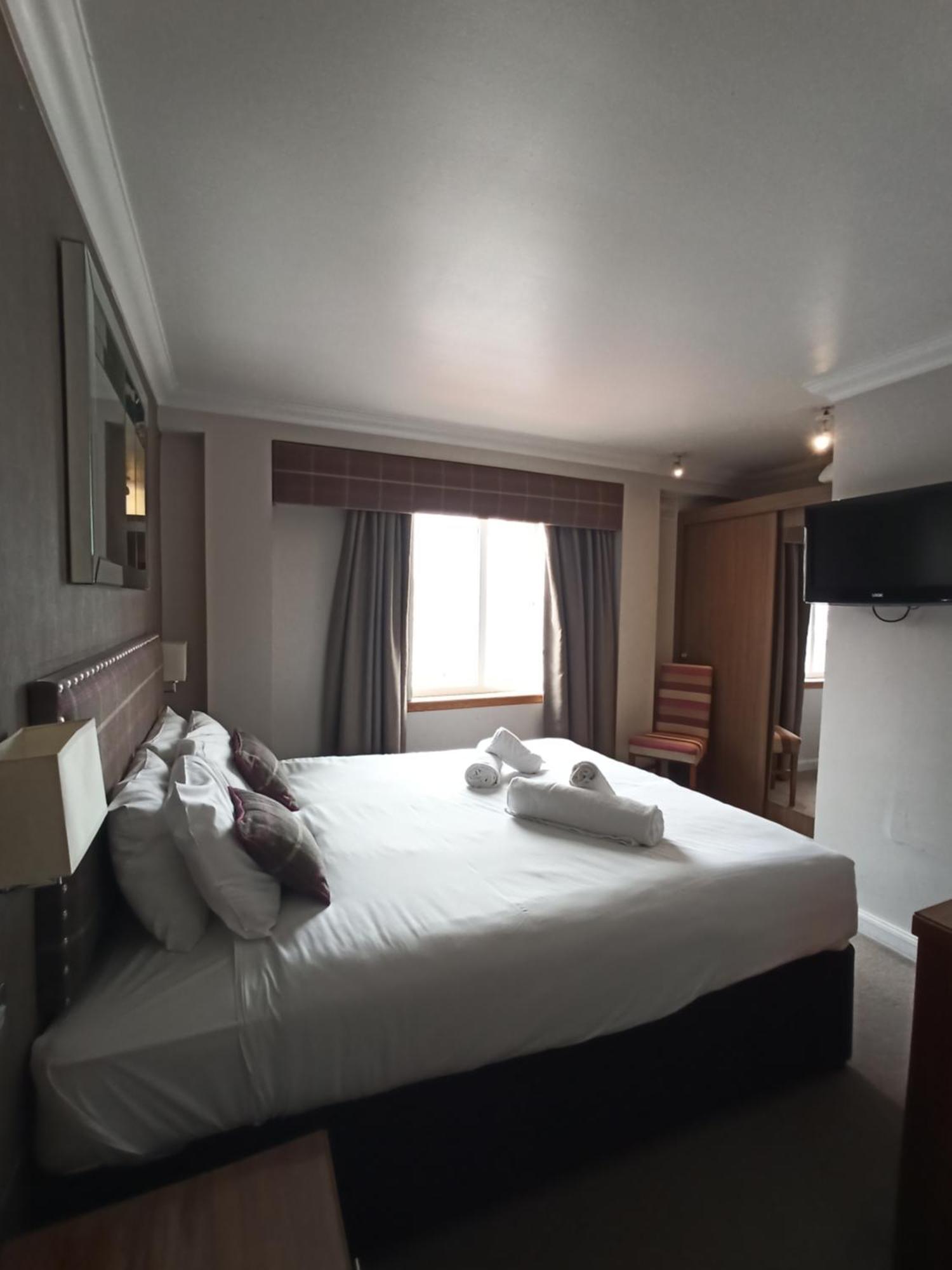 Anchor Hotel And Seabed Restaurant 타버트 외부 사진