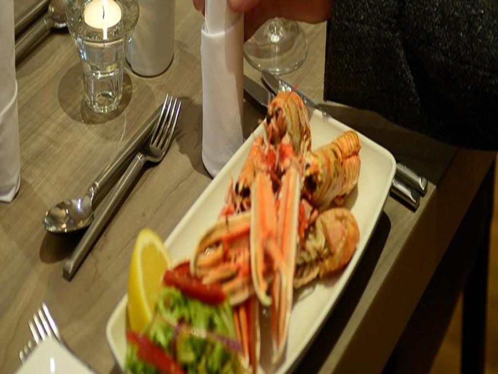 Anchor Hotel And Seabed Restaurant 타버트 외부 사진